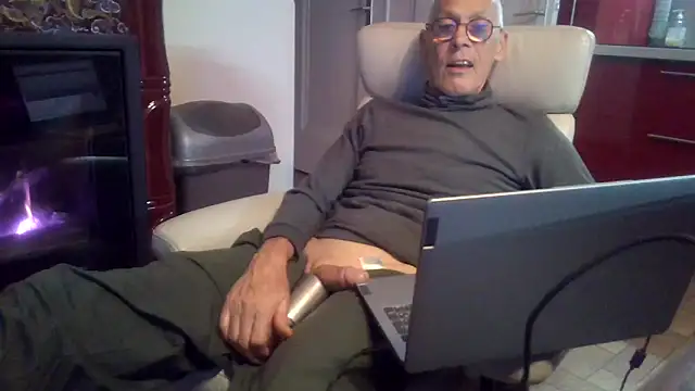 pierre5004 online show from 03/17/26, 06:33