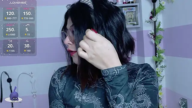 Snapshot of Catwhite_ chatting on 02/20/26, 04:53 Catwhite online show from 02/20/26, 04:53