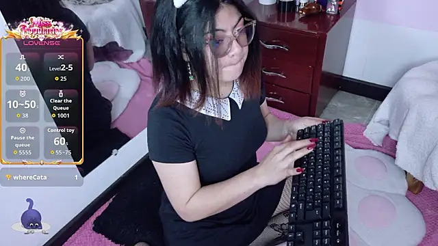 Snapshot of Catwhite_ chatting on 02/09/26, 05:55 Catwhite online show from 02/09/26, 05:55