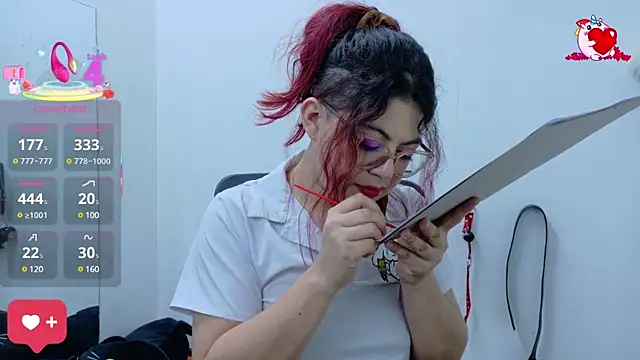 Snapshot of Catwhite_ chatting on 03/10/25, 03:30 Catwhite online show from 03/10/25, 03:30