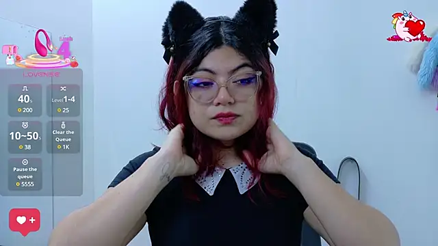 Snapshot of Catwhite_ chatting on 03/12/25, 12:15 Catwhite online show from 03/12/25, 12:15