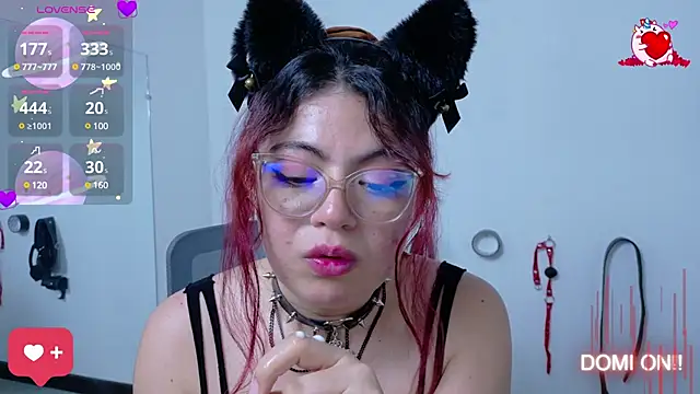Snapshot of Catwhite_ chatting on 03/03/25, 06:46 Catwhite online show from 03/03/25, 06:46