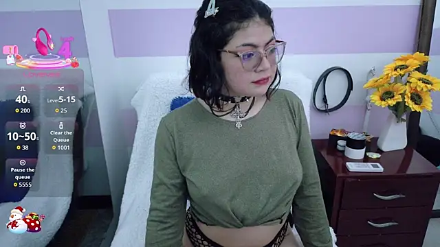 Catwhite  online show from 12/03/25, 03:55