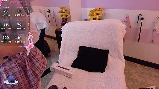 Catwhite  online show from 03/12/26, 04:55