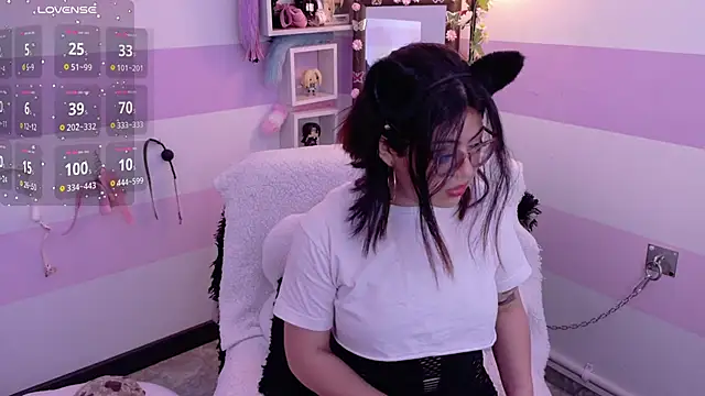 Catwhite  online show from 04/14/26, 03:17