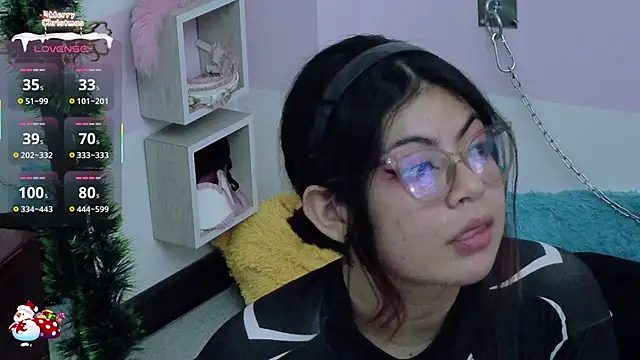 Catwhite  online show from 12/13/25, 08:04