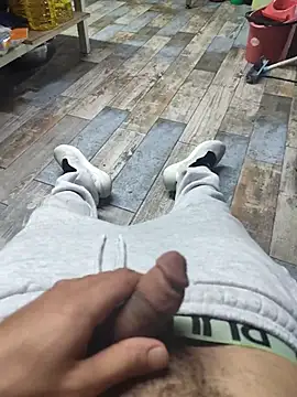 Snapshot of By_izmirli3535 chatting on 10/11/25, 12:44 By izmirli3535 online show from 10/11/25, 12:44