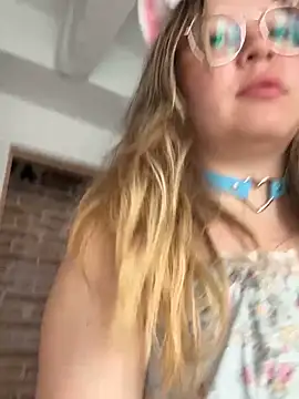 Darling XXX online show from 04/16/26, 06:52