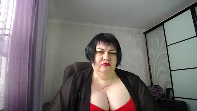 JuicyLady Di online show from 05/10/26, 05:00