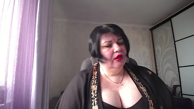 Snapshot of JuicyLady_Di chatting on 03/18/25, 09:56 JuicyLady Di online show from 03/18/25, 09:56