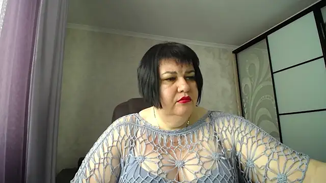 Snapshot of JuicyLady_Di chatting on 09/22/25, 04:51 JuicyLady Di online show from 09/22/25, 04:51