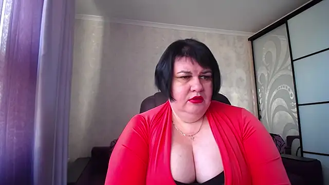 Snapshot of JuicyLady_Di chatting on 11/16/25, 06:07 JuicyLady Di online show from 11/16/25, 06:07