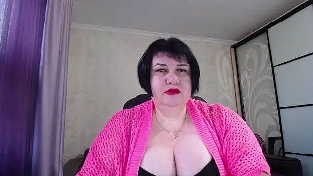 Snapshot of JuicyLady_Di chatting on 11/30/25, 05:52 JuicyLady Di online show from 11/30/25, 05:52