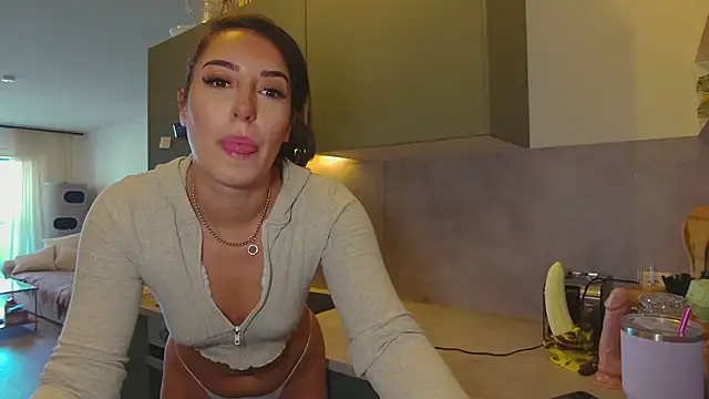 SissiVienna online show from 11/05/25, 01:03