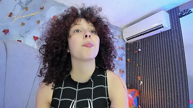 Katemoss70 online show from 10/28/25, 12:26