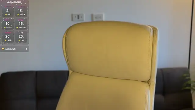 xisisxx online show from 10/14/25, 10:42