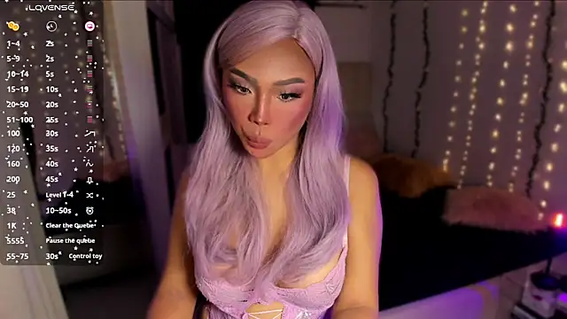 Snapshot of venusangelicxx chatting on 12/20/25, 07:50 venusangelicxx online show from 12/20/25, 07:50