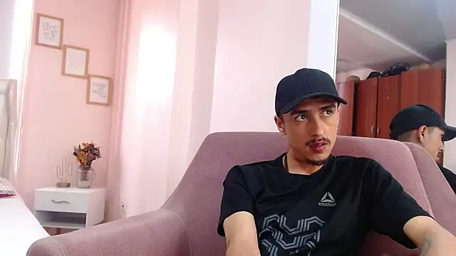 Snapshot of ryan_maxy chatting on 02/06/25, 04:36 ryan maxy online show from 02/06/25, 04:36