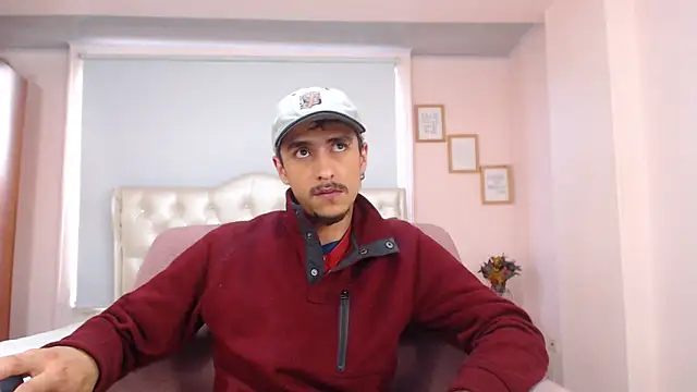 Snapshot of ryan_maxy chatting on 02/26/25, 12:27 ryan maxy online show from 02/26/25, 12:27