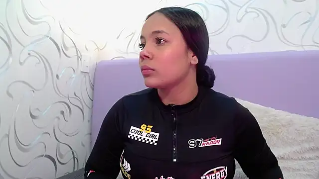 EmilyQueen3x online show from 10/24/25, 01:43