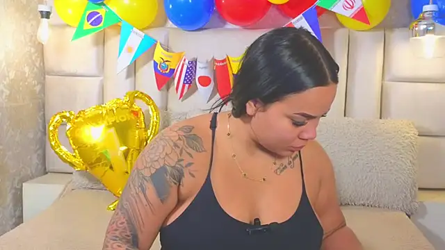 EmilyQueen3x online show from 06/25/26, 02:33