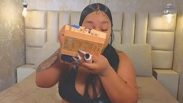 EmilyQueen3x online show from 05/29/26, 12:00