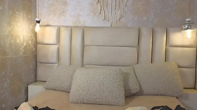 EmilyQueen3x online show from 06/17/26, 01:54