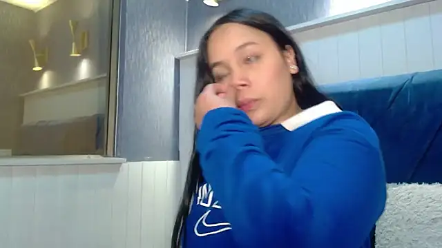 EmilyQueen3x online show from 11/21/25, 01:10