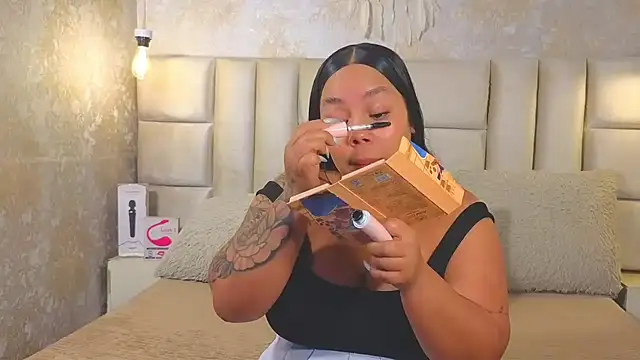EmilyQueen3x online show from 05/28/26, 01:39