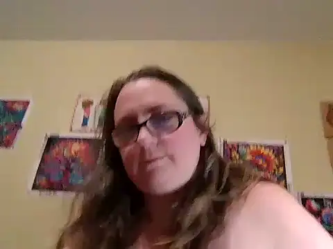 Snapshot of newfieocean chatting on 06/19/26, 10:47 newfieocean online show from 06/19/26, 10:47