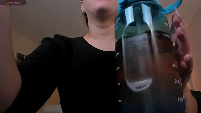 Snapshot of MartinnaBonnet chatting on 02/11/25, 10:47 MartinnaBonnet online show from 02/11/25, 10:47