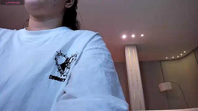 Snapshot of MartinnaBonnet chatting on 03/22/25, 10:28 MartinnaBonnet online show from 03/22/25, 10:28