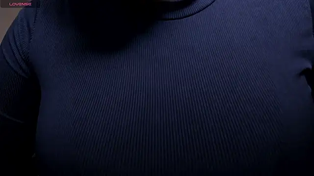 Snapshot of MartinnaBonnet chatting on 03/05/25, 10:33 MartinnaBonnet online show from 03/05/25, 10:33