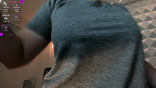 Snapshot of MartinnaBonnet chatting on 11/16/25, 10:20 MartinnaBonnet online show from 11/16/25, 10:20