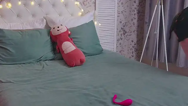 Wendy-Darling online show from 02/17/26, 01:36