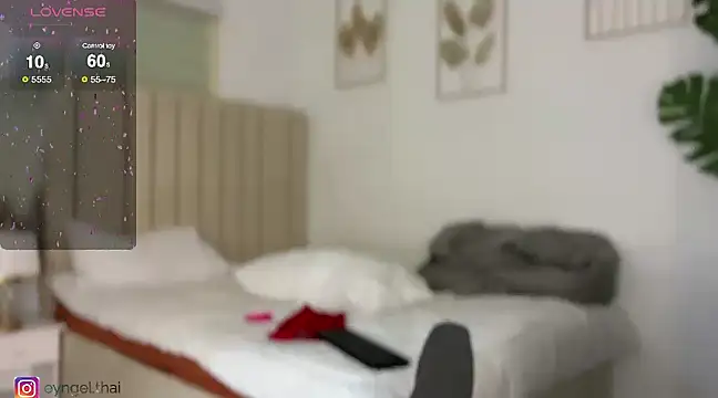 IvyOlivia online show from 02/09/25, 12:28