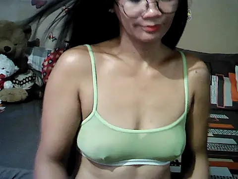 Snapshot of Mia_Rein chatting on 07/17/26, 02:31 Mia Rein online show from 07/17/26, 02:31