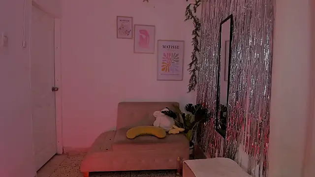 Snapshot of hornyprincess__ chatting on 10/04/25, 06:09 hornyprincess online show from 10/04/25, 06:09