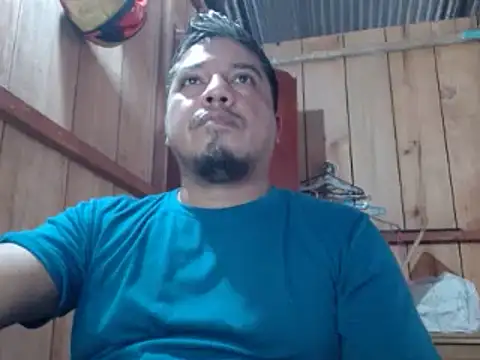Snapshot of Vulckano43 chatting on 03/04/25, 03:37 Vulckano43 online show from 03/04/25, 03:37
