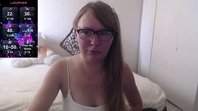 MargotLot online show from 10/27/25, 04:13