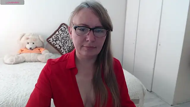 MargotLot online show from 04/24/26, 04:58