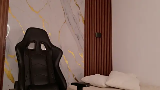 EmilyBoonny1 online show from 02/07/26, 07:44