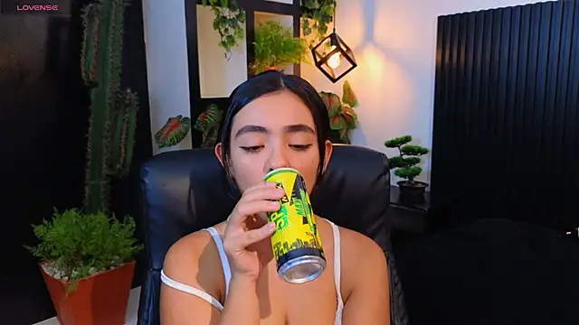 Ivy Gail online show from 10/04/25, 05:20