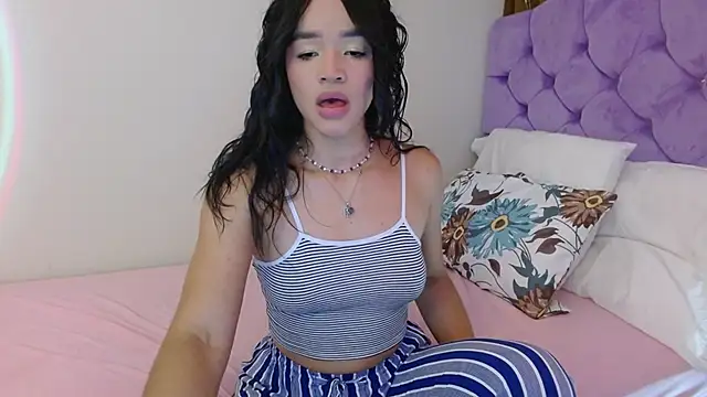 Snapshot of kiarablue chatting on 03/22/25, 02:27 kiarablue online show from 03/22/25, 02:27