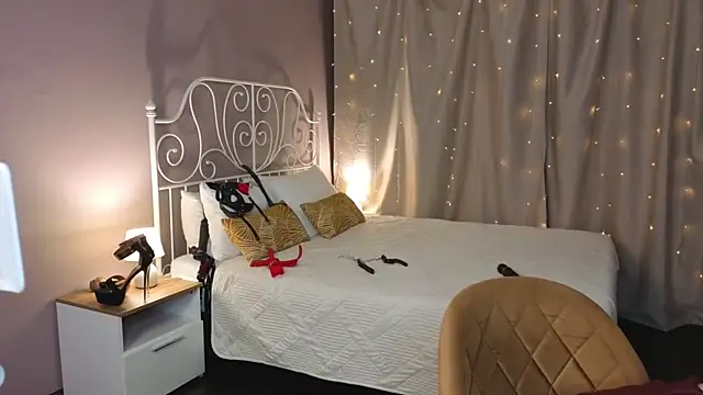 Aleksa Foxy online show from 07/06/26, 12:06