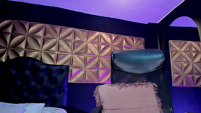 Laurenhillcute14 online show from 04/15/26, 07:58