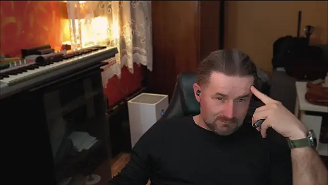 Mosiadz1975 online show from 03/09/25, 02:07