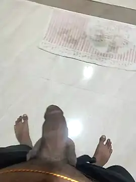 Snapshot of hOrnybOy_369 chatting on 12/11/24, 06:52 hOrnybOy 369 online show from 12/11/24, 06:52