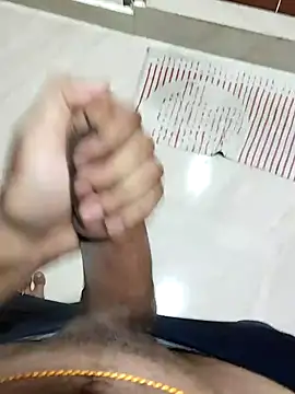 Snapshot of hOrnybOy_369 chatting on 12/12/24, 11:03 hOrnybOy 369 online show from 12/12/24, 11:03