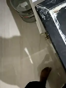 Snapshot of hOrnybOy_369 chatting on 12/21/24, 10:51 hOrnybOy 369 online show from 12/21/24, 10:51